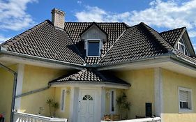 Szilvia Haz Balatonakarattya